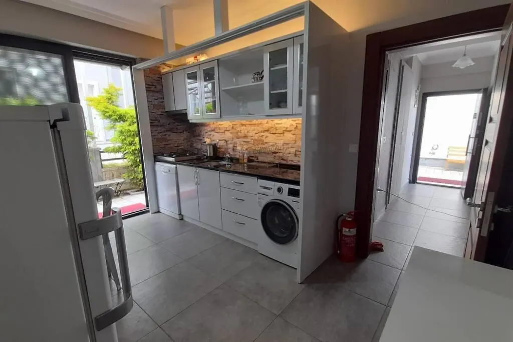Denize-Parka 100 M Fethiye Calis Mevkii Apartment
